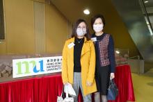 香港老年學護理專科學院主席何錦儀女士(右)及香港浸會大學護理教育部講師 彭楚君博士(左)